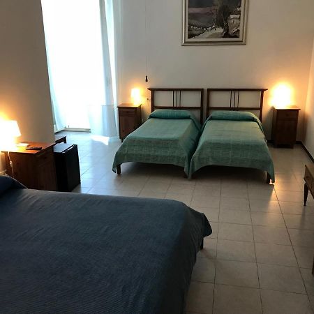 Rocca Sul Mare Hotel Весте Екстериор снимка