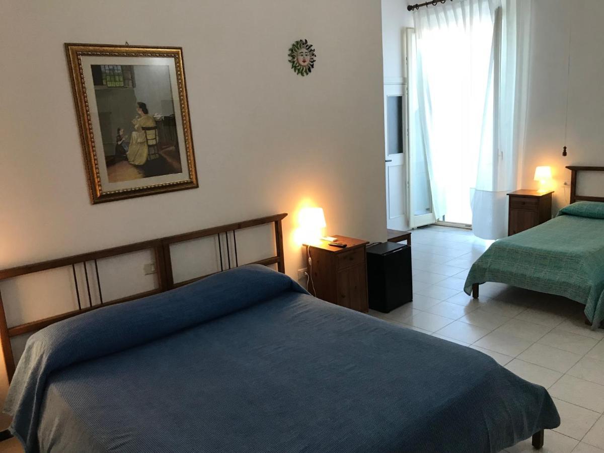 Rocca Sul Mare Hotel Весте Екстериор снимка